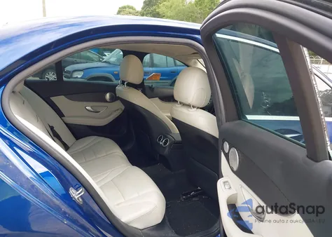 2017 Mercedes-Benz C 300 Luxury/Sport из США, поврежденный, VIN 55SWF4JB3HU205145